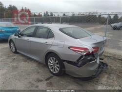 تۆیۆتا کامری